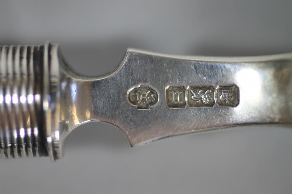 A SILVER CRUMB SCOOP Image