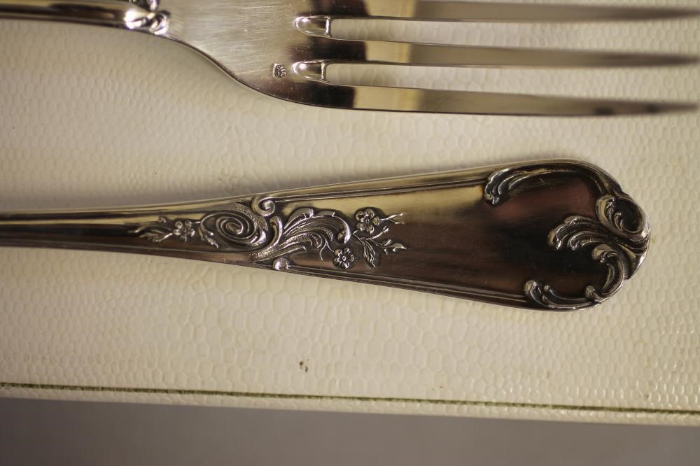 A FRENCH SILVER FOUR PIECE FLATWARE SET Image