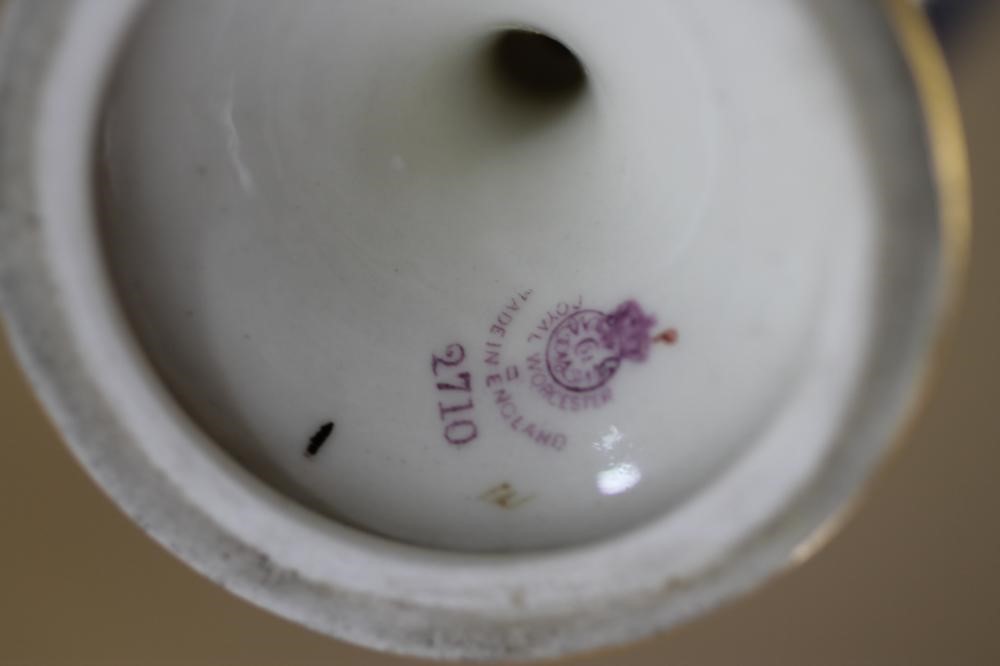 A ROYAL WORCESTER CHINA COMPOSITE THREE PIECE MANTEL GARNITURE Image