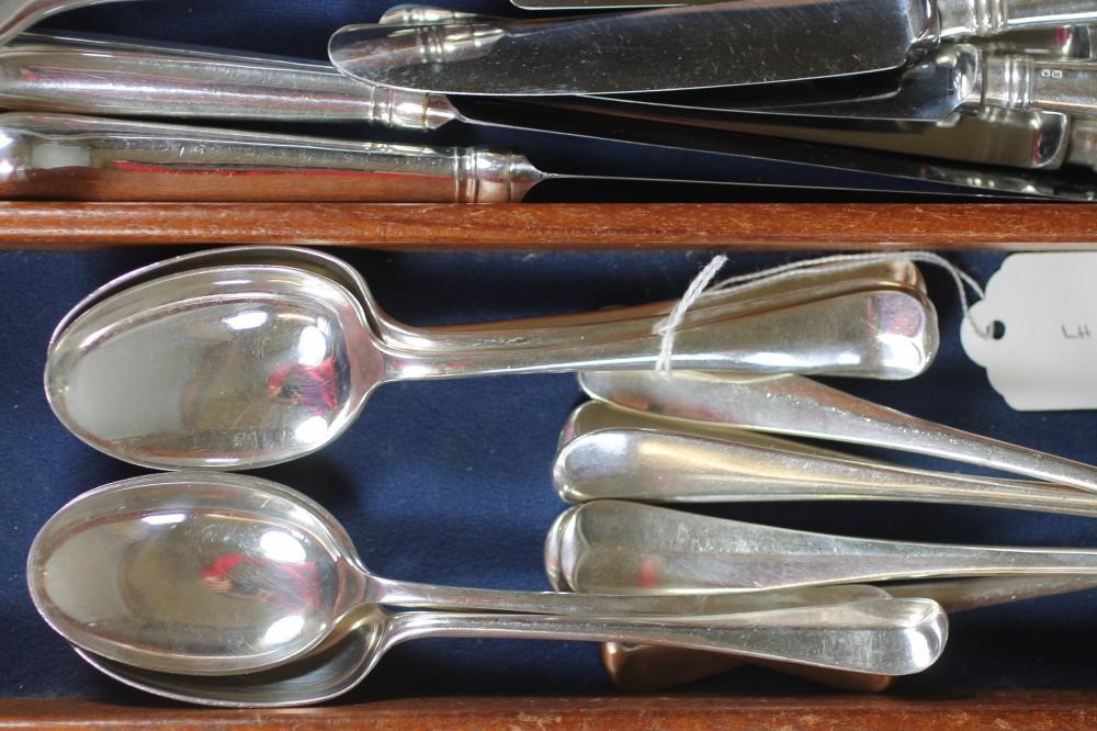 A MATCHED AND COMPOSITE SILVER PART TABLE SERVICE Image