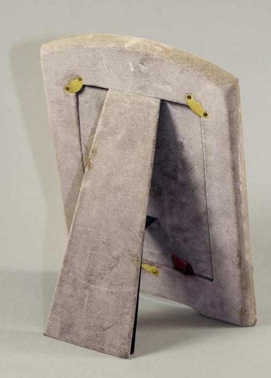 AN EASEL BACK SILVER PHOTOGRAPH FRAME Image