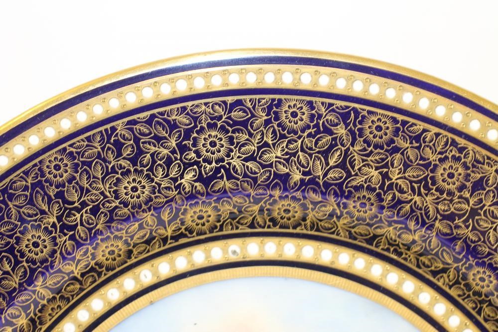 A ROYAL WORCESTER CHINA CABINET PLATE Image