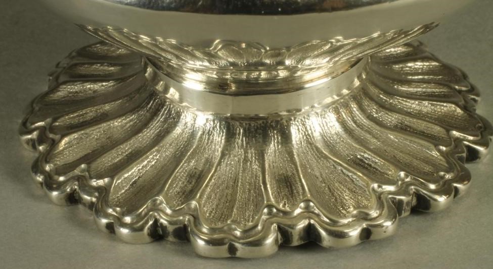 A WILLIAM IV SILVER LOW PEDESTAL MUG Image