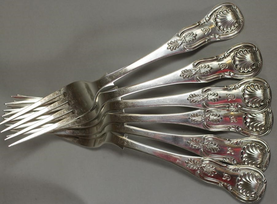 A SET OF SIX SCOTTISH VICTORIAN SILVER TABLE FORKS Image