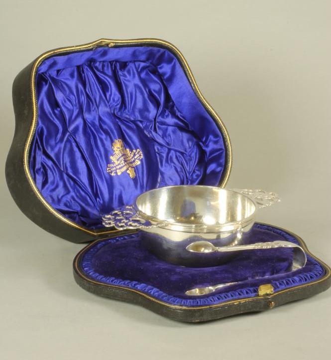A LATE VICTORIAN SILVER SUGAR BASIN Image