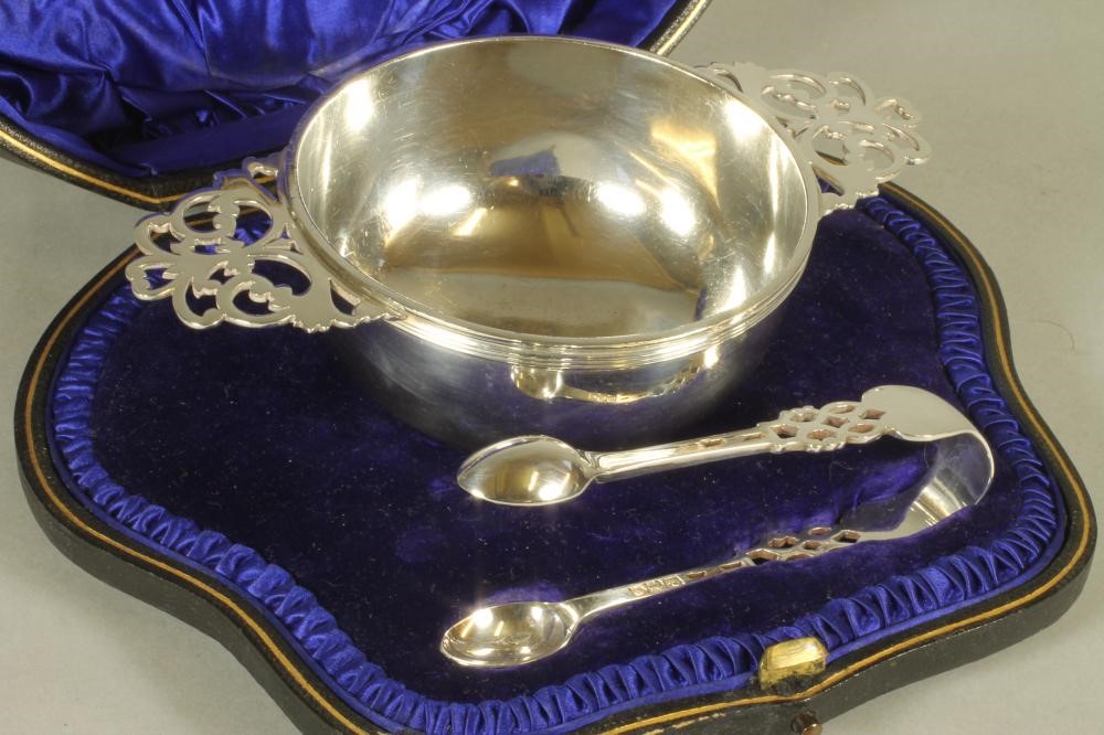 A LATE VICTORIAN SILVER SUGAR BASIN Image
