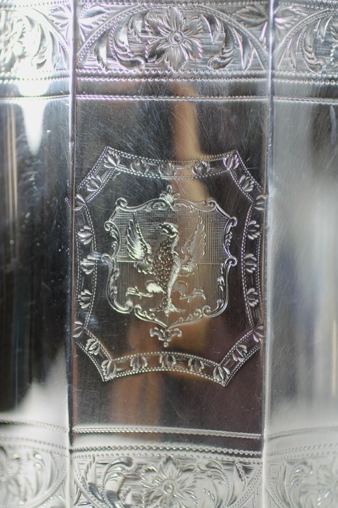 A LATE GEORGE III SILVER TEAPOT Image