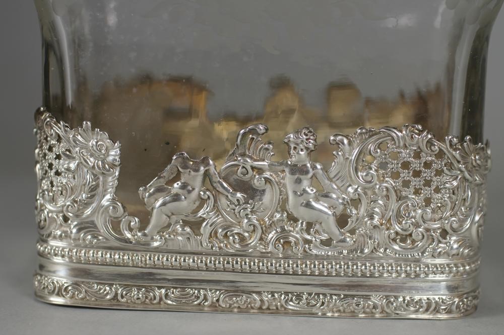 A DUTCH CLEAR GLASS DECANTER AND STOPPER Image