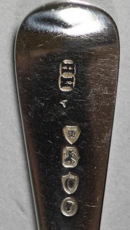 A SET OF SIX VICTORIAN SILVER TEASPOONS Image