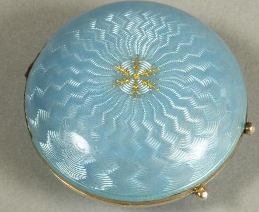 A CONTINENTAL SILVER AND ENAMEL PILL BOX Image