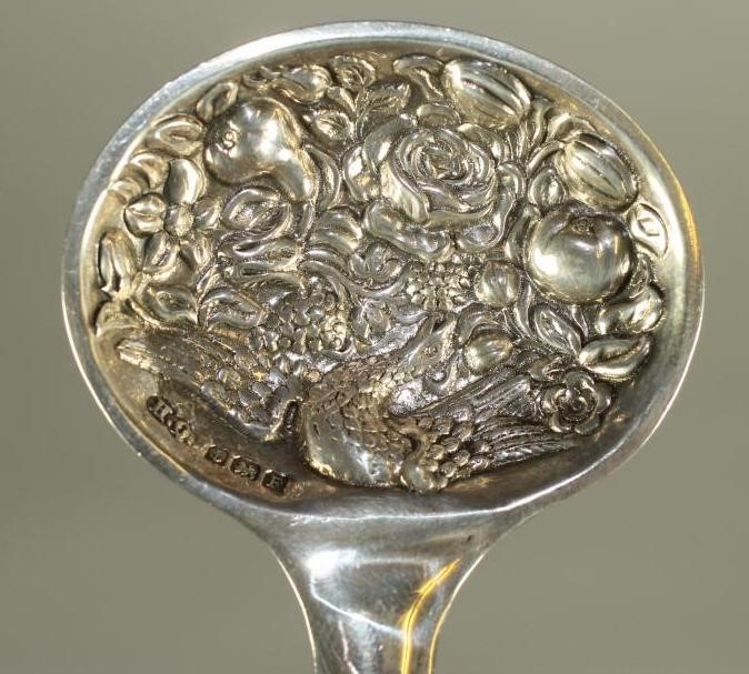 A SILVER CADDY SPOON Image