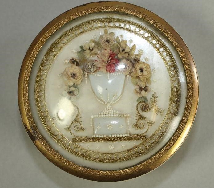 A FRENCH IVORY BOX Image