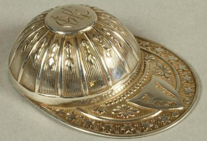 A SILVER NOVELTY CADDY SPOON Image