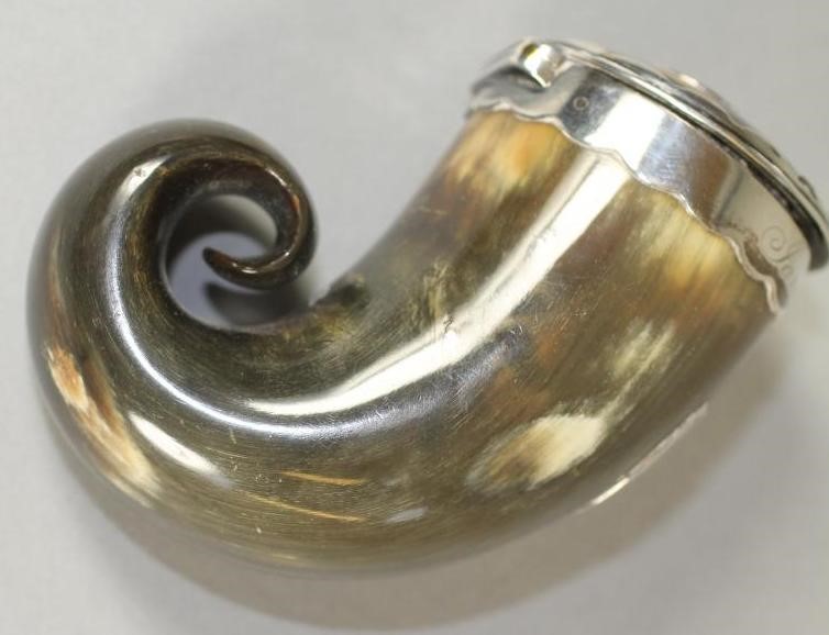 A POLISHED HORN SNUFF MULL Image