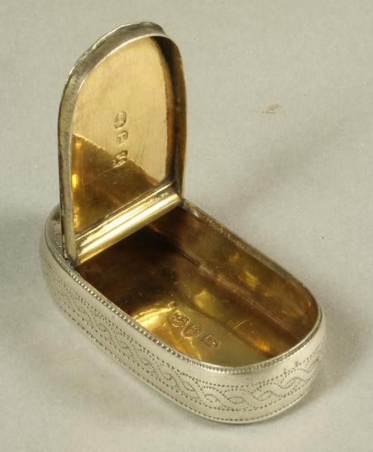 A WILLIAM IV SILVER SNUFF BOX Image