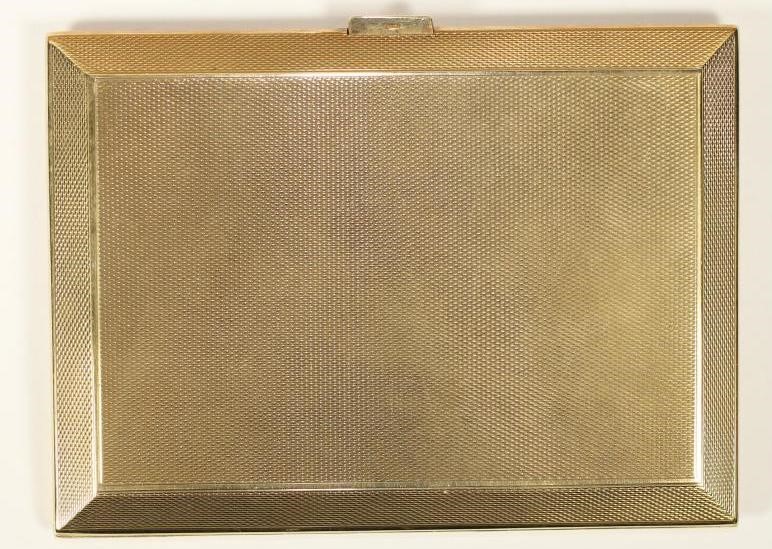 A GEORGE V 9CT GOLD CIGARETTE CASE Image