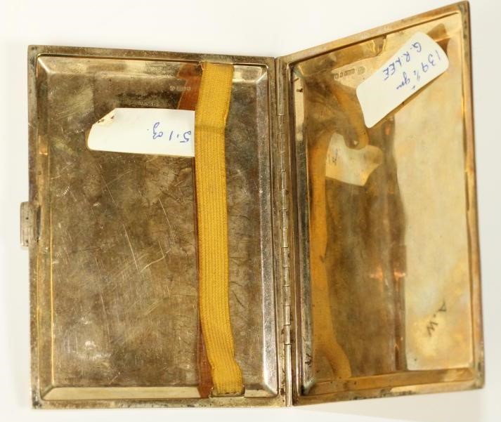 A GEORGE V 9CT GOLD CIGARETTE CASE Image