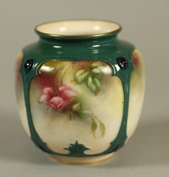 A HADLEY'S WORCESTER CHINA SMALL VASE Image