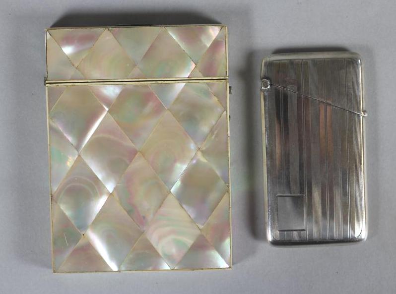 AN ART DECO SILVER VISITING CARD CASE Image