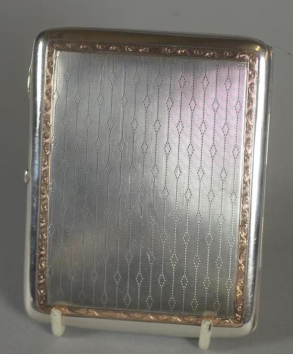 A LATE VICTORIAN SILVER TRIPLE CIGAR CASE Image