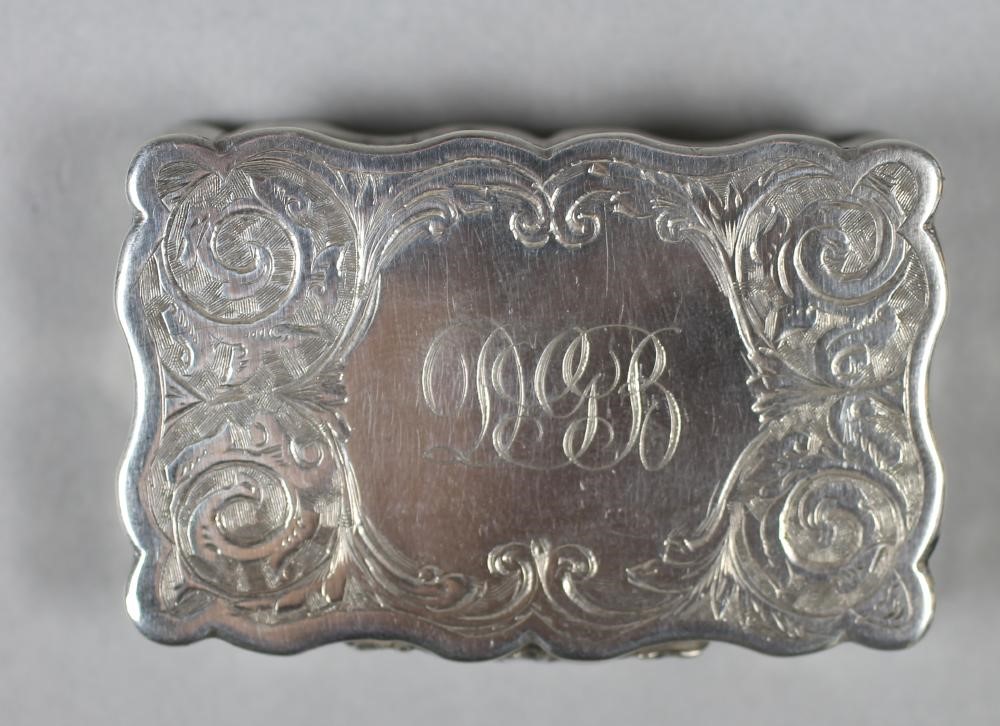 A VICTORIAN SILVER SNUFF BOX Image