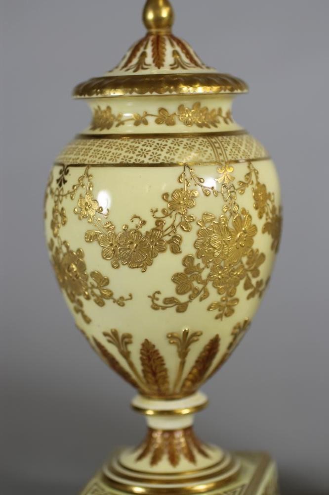 A PAIR OF WEDGWOOD CHINA VASES AND COVERS Image