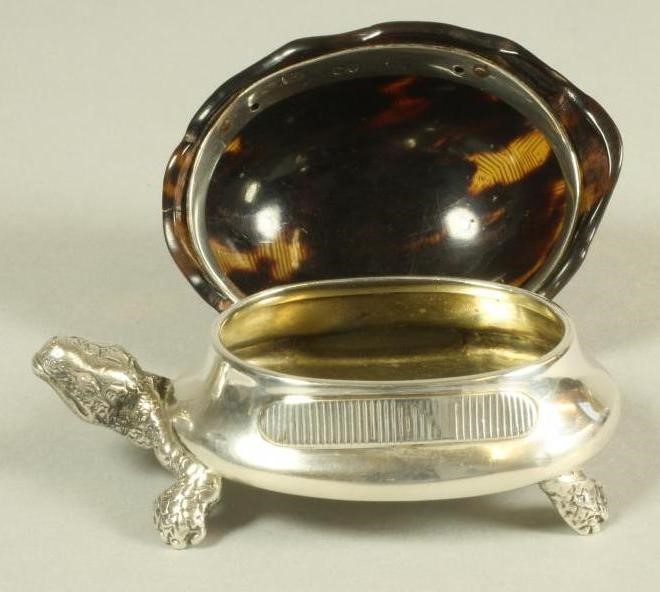 A VICTORIAN SILVER NOVELTY VESTA BOX Image