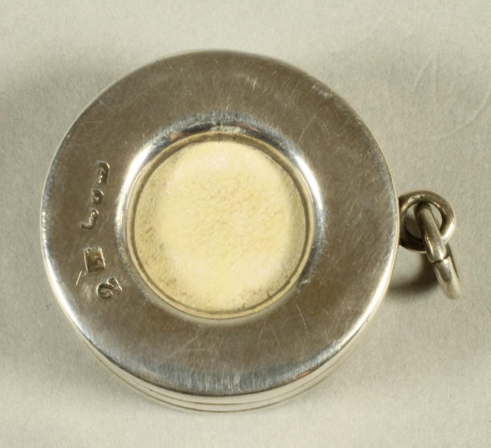 A LATE VICTORIAN SILVER SNOOKER CUE CHALK HOLDER Image