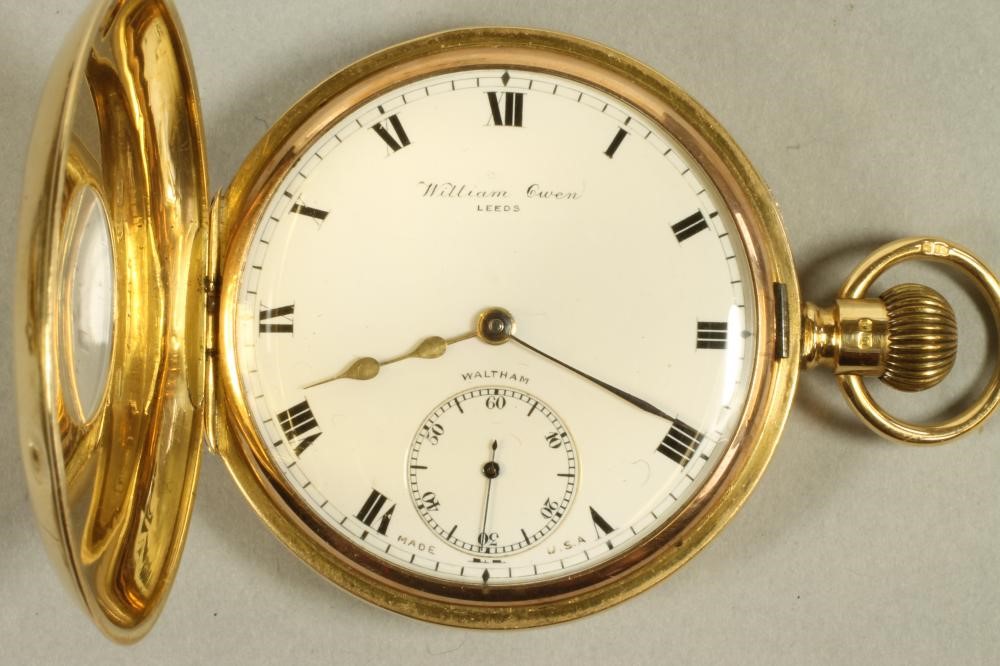 A GENTLEMAN'S 18CT GOLD TOP WIND HALF HUNTER POCKET WATCH Image