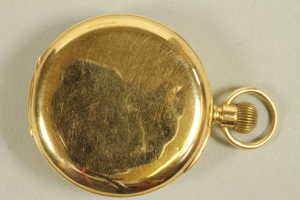 A GENTLEMAN'S 18CT GOLD TOP WIND HALF HUNTER POCKET WATCH Image