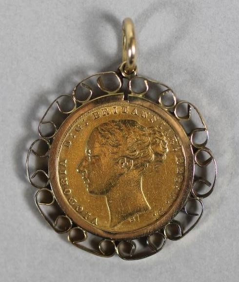 A VICTORIA YOUNG HEAD GOLD SOVEREIGN Image