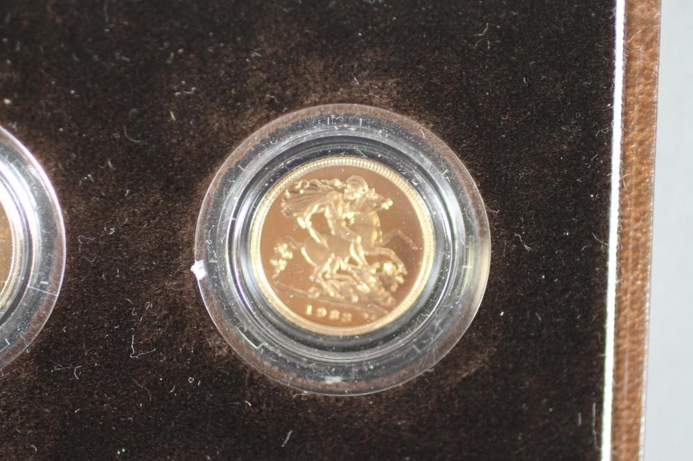 AN ELIZABETH II GOLD THREE COIN PROOF SET Image
