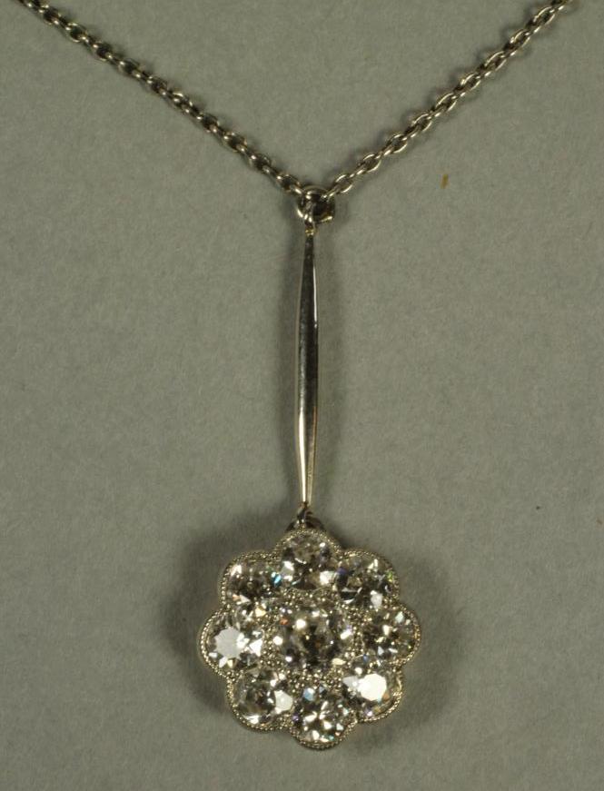 A DIAMOND CLUSTER PENDANT Image