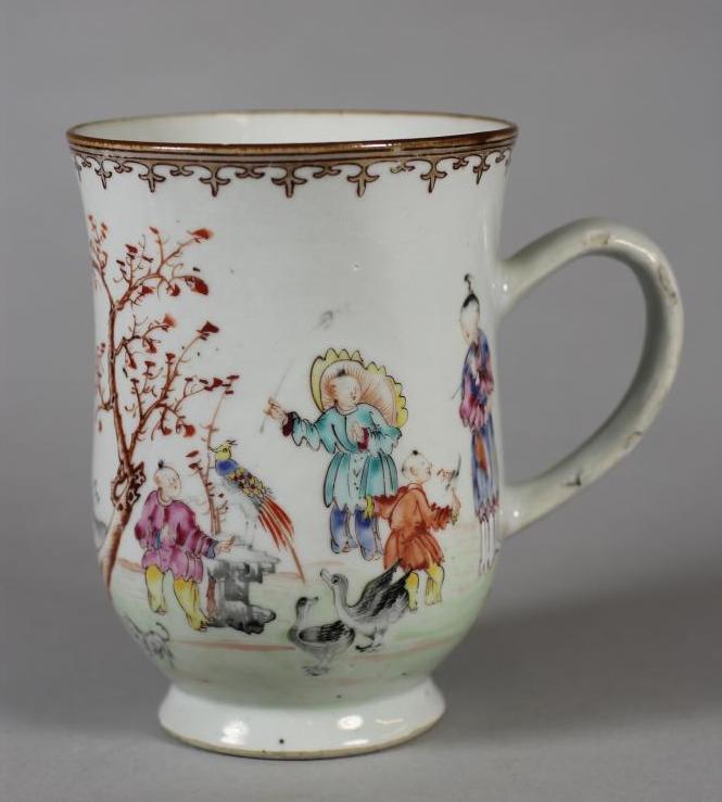 A CHINESE PORCELAIN LARGE MUG Image