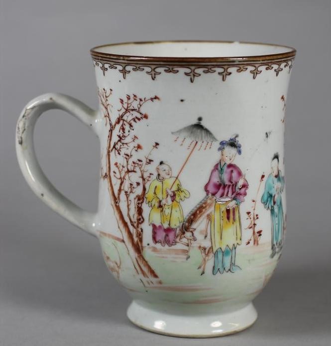 A CHINESE PORCELAIN LARGE MUG Image