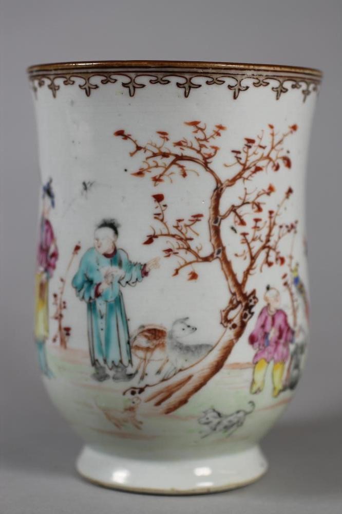 A CHINESE PORCELAIN LARGE MUG Image