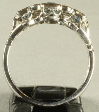 AN ART DECO STYLE AQUAMARINE AND DIAMOND RING Image