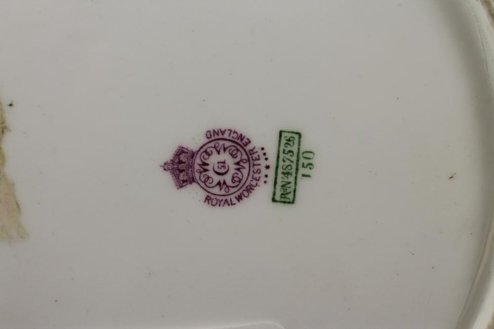 A ROYAL WORCESTER CHINA BREAD AND BUTTER PLATE Image