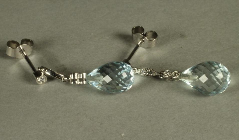A PAIR OF AQUAMARINE PENDANT EARRINGS Image