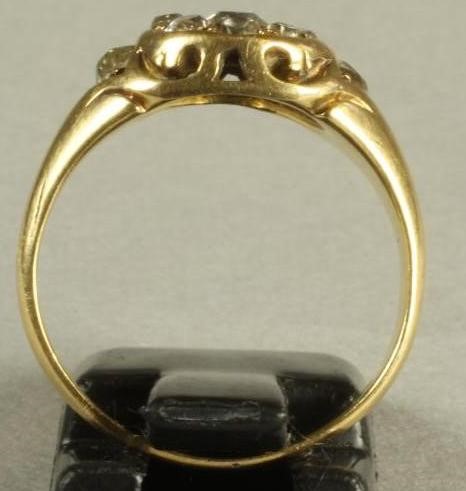 A VICTORIAN DIAMOND CLUSTER RING Image