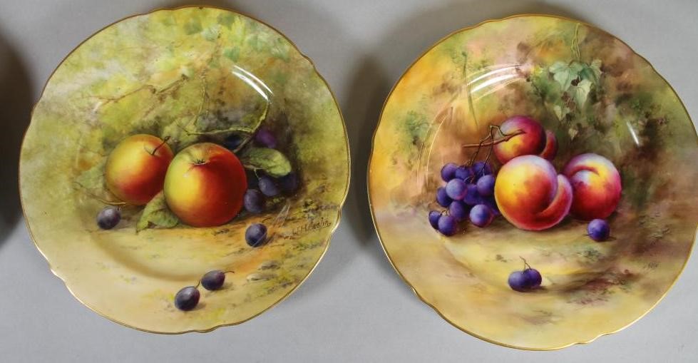 A SET OF SIX ROYAL WORCESTER CHINA TEA PLATES Image