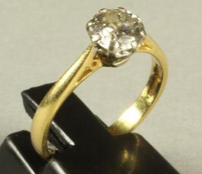 A SOLITAIRE DIAMOND RING Image