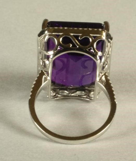 AN AMETHYST COCKTAIL RING Image