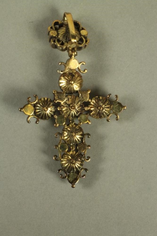 A 19TH CENTURY MABE PEARL CROSS PENDANT Image