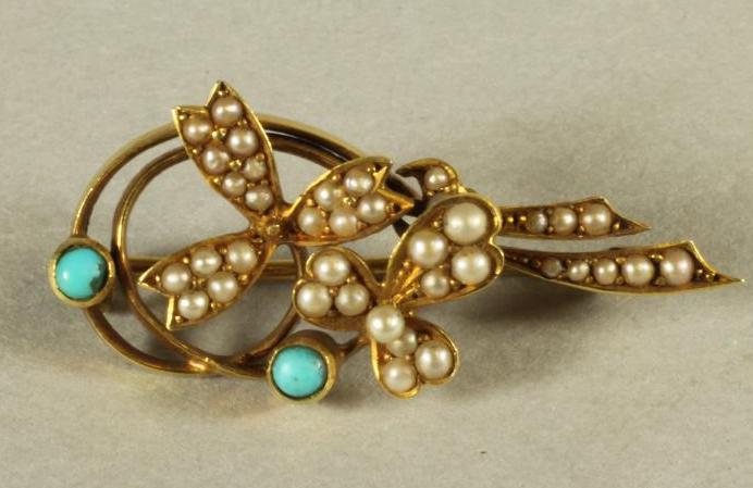 A LATE VICTORIAN SEED PEARL SPRAY BROOCH Image