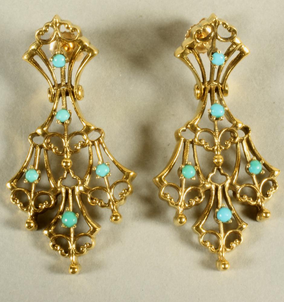 A PAIR OF GOLD PERSIAN STYLE CHANDELIER EAR STUDS Image