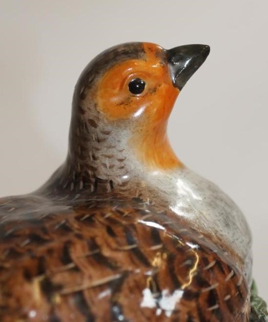 A PAIR OF MEISSEN PORCELAIN SMALL TUREENS AND COVERS Image