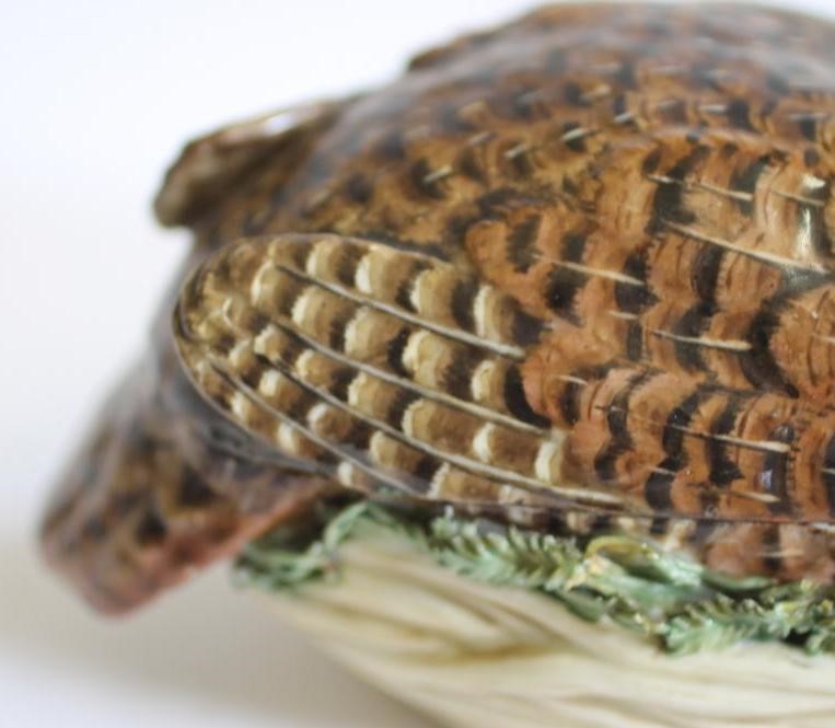 A PAIR OF MEISSEN PORCELAIN SMALL TUREENS AND COVERS Image