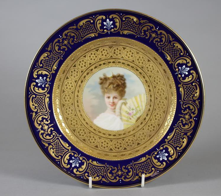 A VIENNA PORCELAIN CABINET PLATE Image