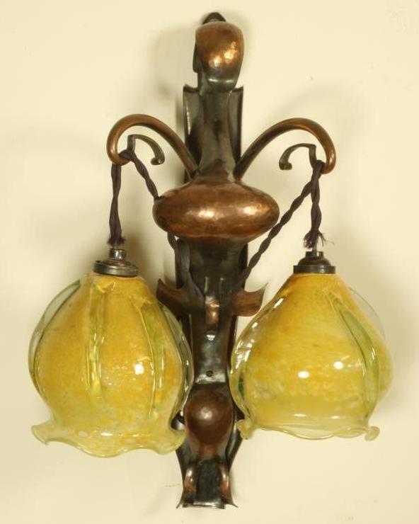 AN ARTS AND CRAFTS ANODISED COPPER WALL LIGHT Image